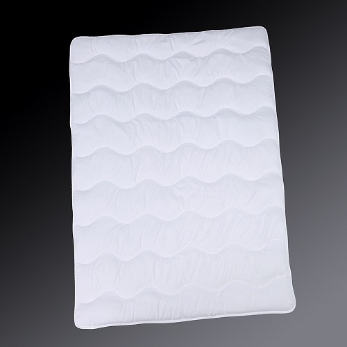 Hygienic Microfiber Quilt With Polyester Filling 95 Degree Washable