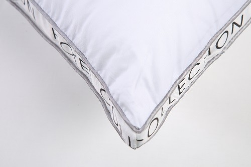 Luxury Hotel Cotton Cover Pillow With Polyester Filling