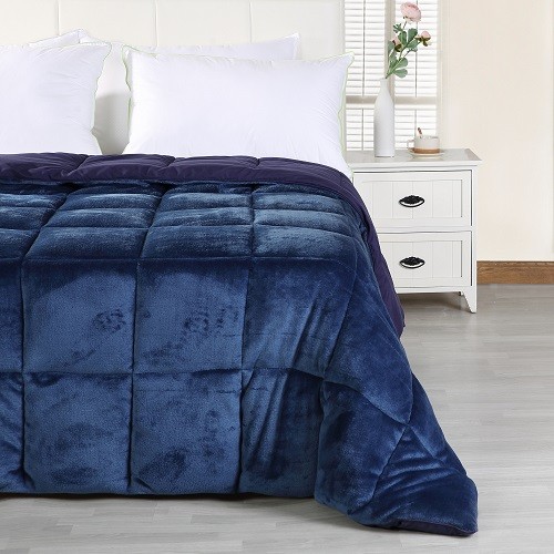 Reversible Flannel Quilt With Polyester Filling