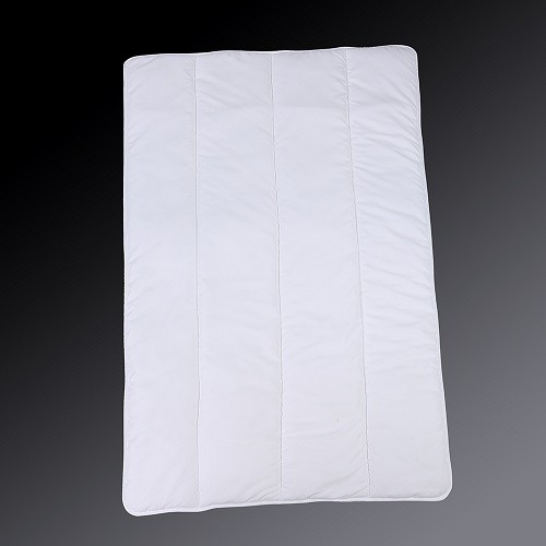 Soft Touch Microfiber Quilt With Polyester Filling