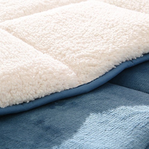 Wholesale Flannel Fleece Sherpa Blanket Comforter